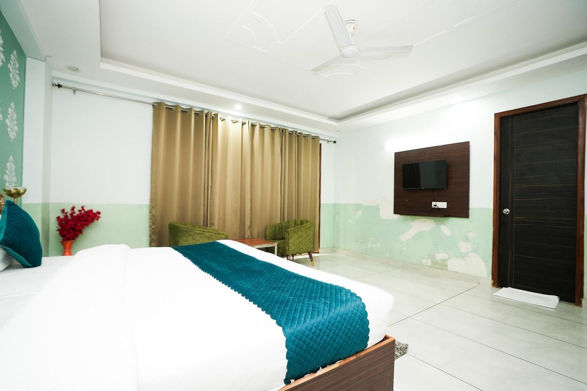 Tanvi Premium Residency Near Artemis Hospital, Gurugram Hotel Gurgaon Buitenkant foto