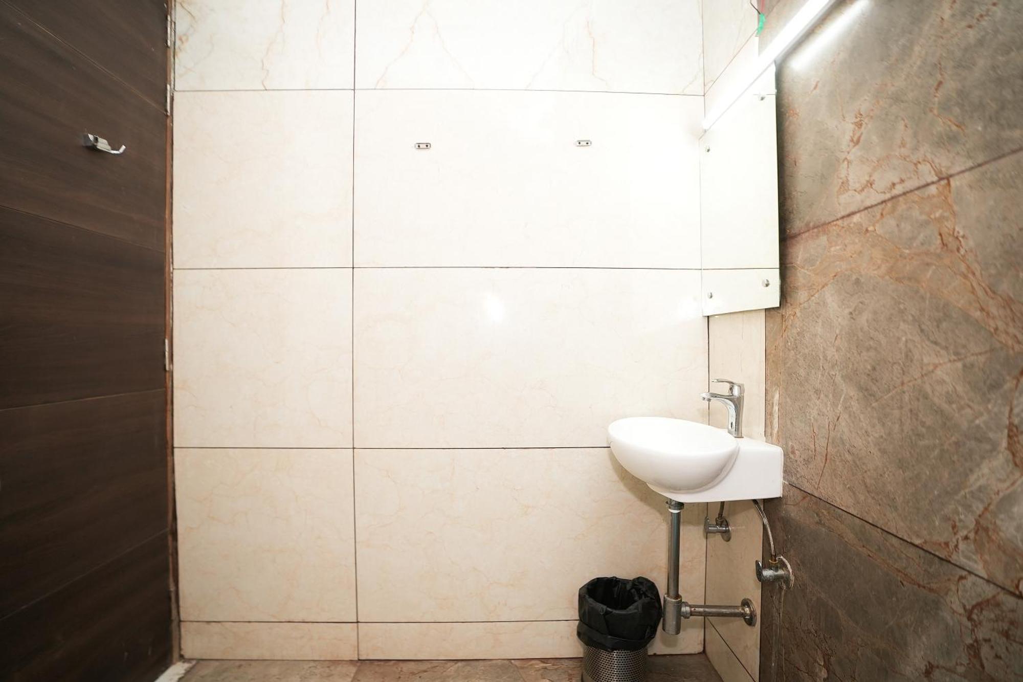 Tanvi Premium Residency Near Artemis Hospital, Gurugram Hotel Gurgaon Buitenkant foto
