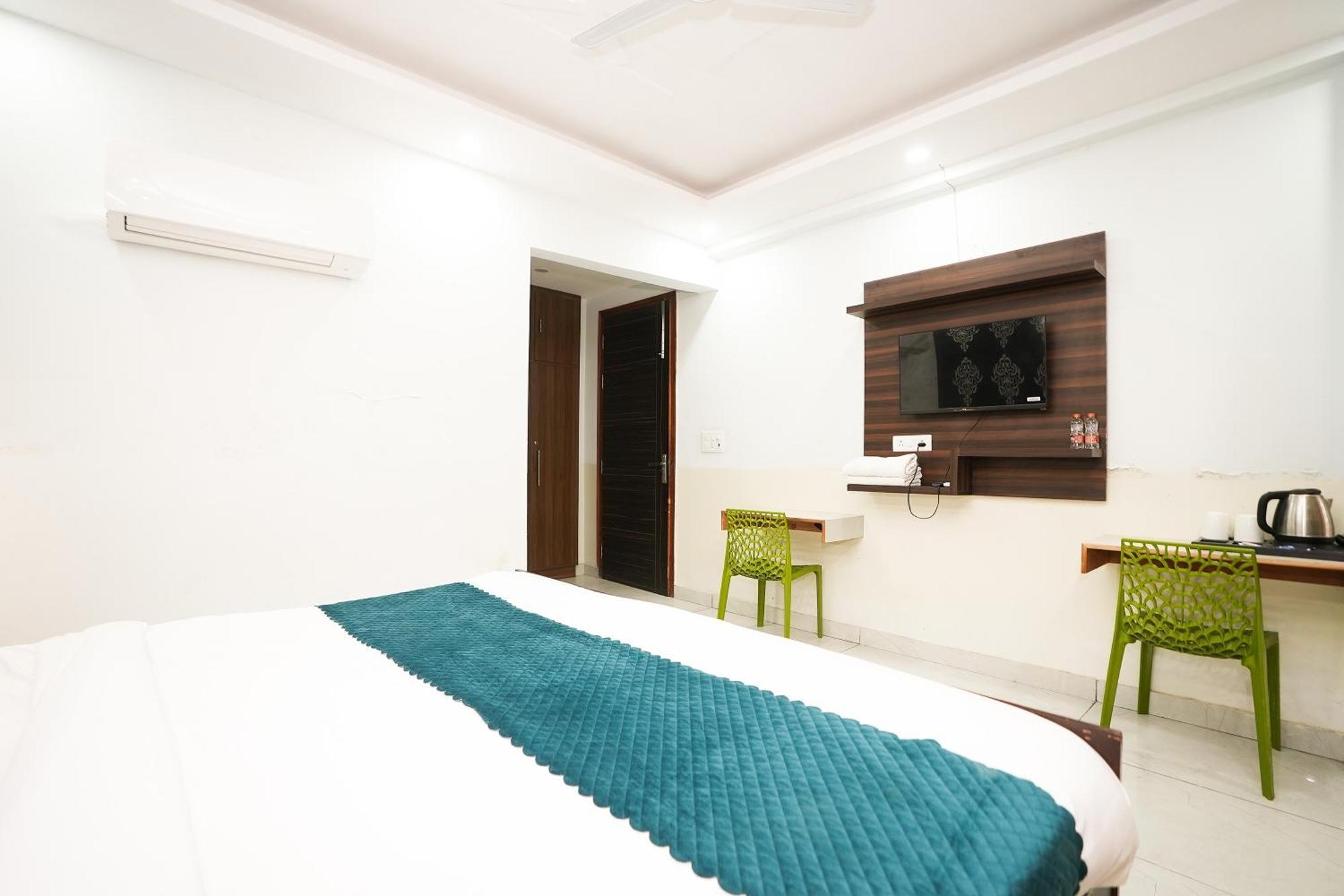 Tanvi Premium Residency Near Artemis Hospital, Gurugram Hotel Gurgaon Buitenkant foto