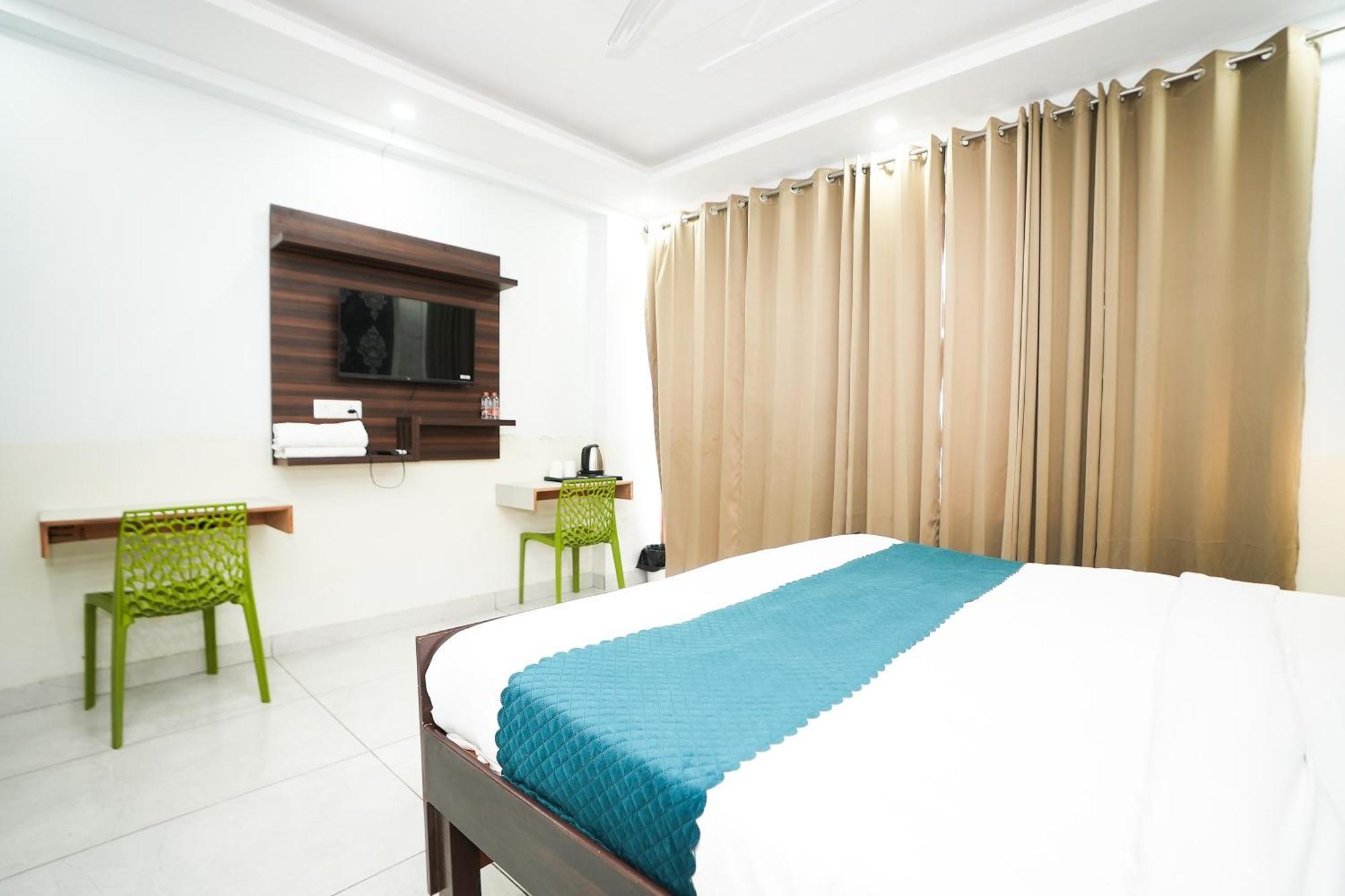Tanvi Premium Residency Near Artemis Hospital, Gurugram Hotel Gurgaon Buitenkant foto