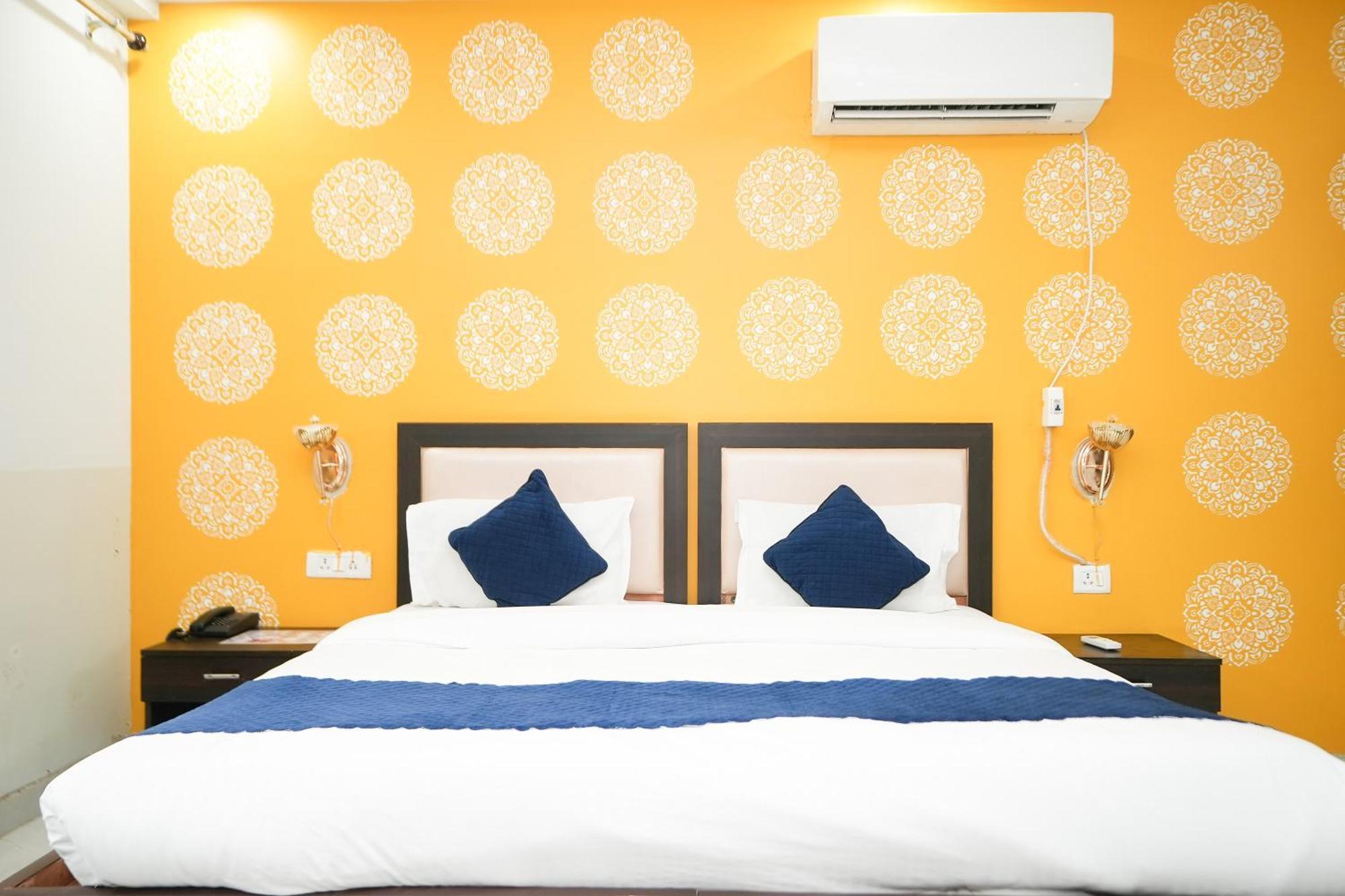 Tanvi Premium Residency Near Artemis Hospital, Gurugram Hotel Gurgaon Buitenkant foto
