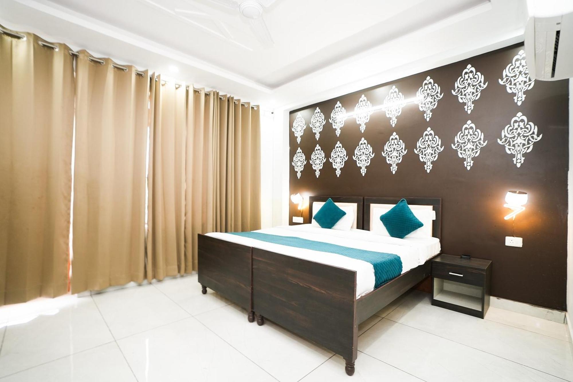 Tanvi Premium Residency Near Artemis Hospital, Gurugram Hotel Gurgaon Buitenkant foto