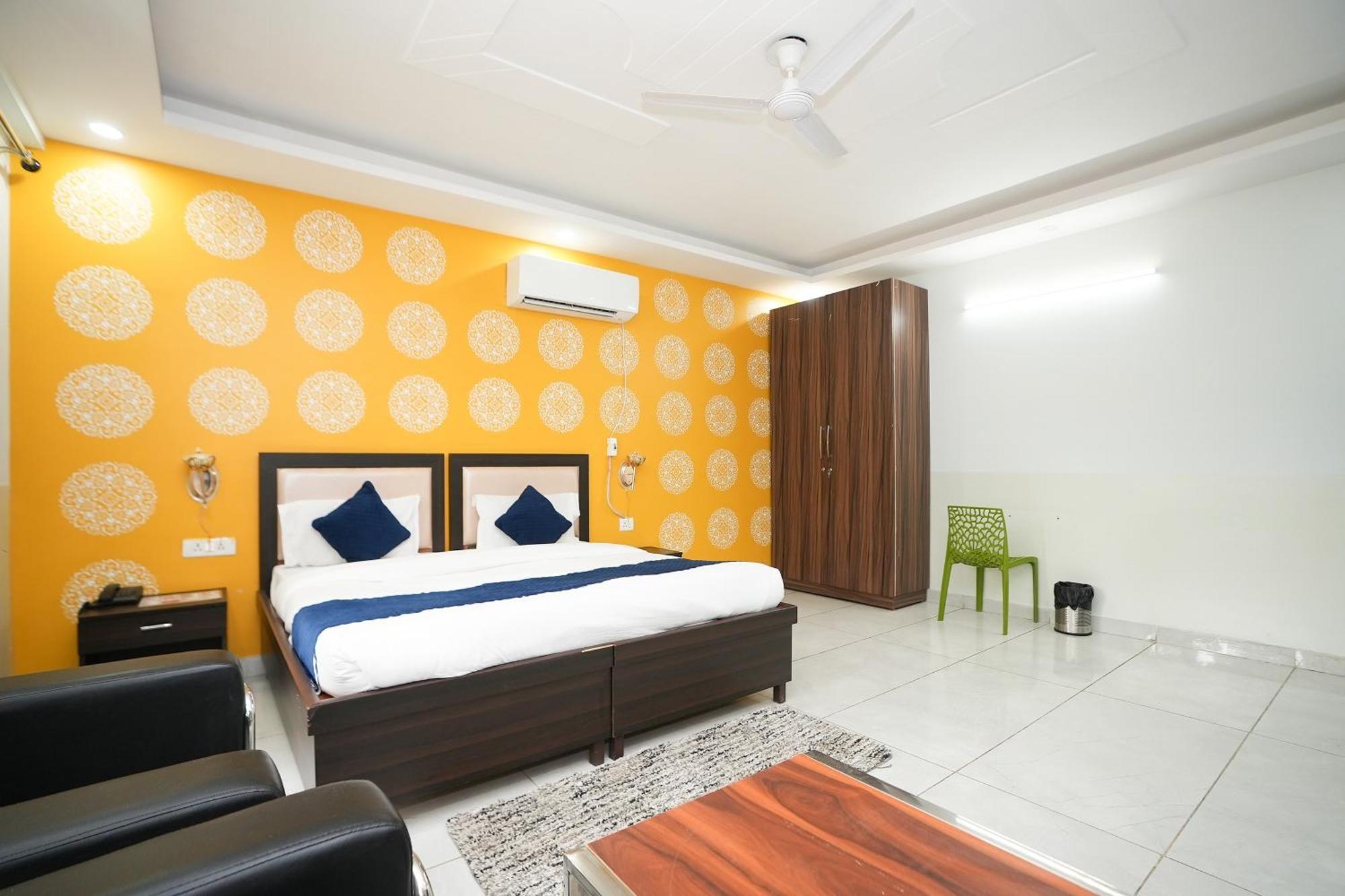 Tanvi Premium Residency Near Artemis Hospital, Gurugram Hotel Gurgaon Buitenkant foto