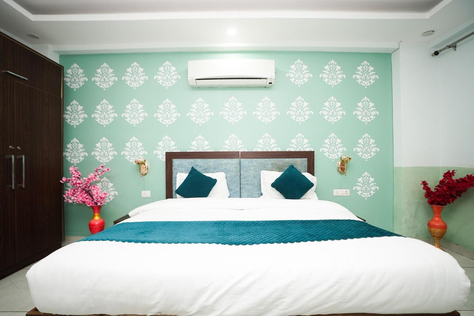 Tanvi Premium Residency Near Artemis Hospital, Gurugram Hotel Gurgaon Buitenkant foto