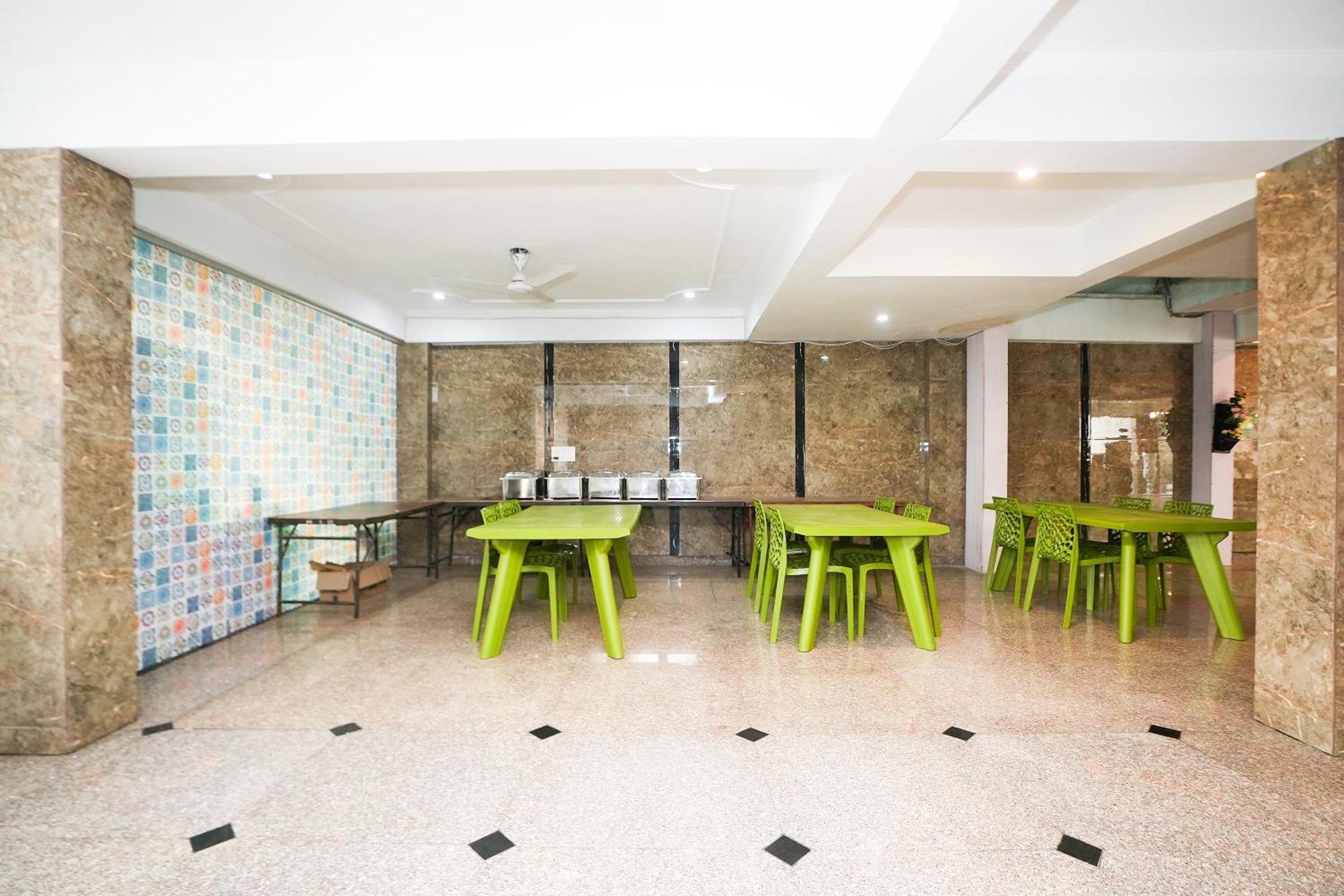 Tanvi Premium Residency Near Artemis Hospital, Gurugram Hotel Gurgaon Buitenkant foto