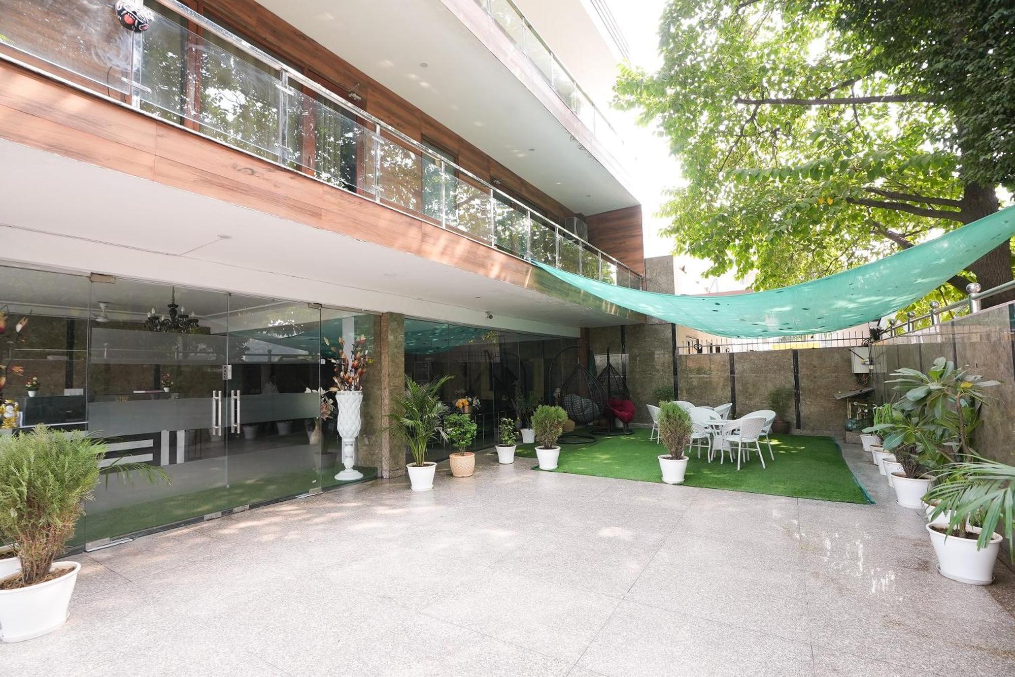 Tanvi Premium Residency Near Artemis Hospital, Gurugram Hotel Gurgaon Buitenkant foto